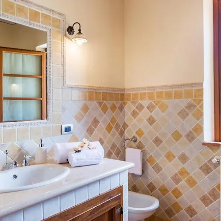 Il Casale Di Manuele 12, Emma *