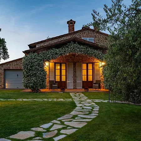 Villa Il Casale Di Manuele 12, Emma *